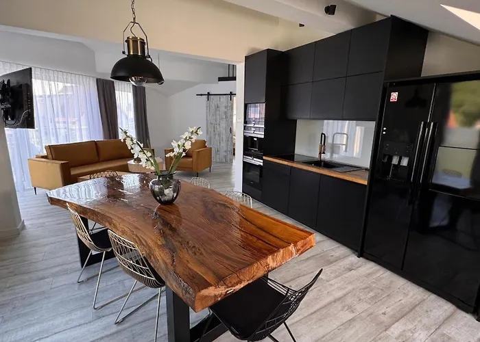 לינה וארוחת בוקר Rasmus 4*